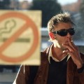 La CE estudia prohibir fumar en centros de trabajo, incluidos bares y restaurantes
