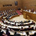 El Parlamento valenciano justifica la compra de coches porque "es más caro repararlos"