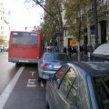 El 90% del carril-bus de Valencia está bloqueado por coches y contenedores