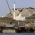 Denuncian que Gibraltar planea hundir la proa del 'Fedra' en aguas españolas