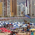 El Ayuntamiento de Benidorm prohibirá ocupar la playa por la noche con multas de hasta 750 €