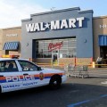 Un trabajador de Wal Mart muere aplastado por una avalancha de compradores en el primer día de compras navideñas