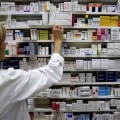 Las farmacias se saltan la ley: venden sin receta medicamentos que deberían tenerla