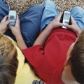 Multa a Telefónica por hacer contratos de móviles a niños