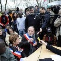 El Gobierno francés ve delito en preguntar por un sin papeles