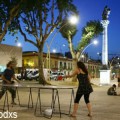Multada en Sevilla con 250 euros por beber agua en la vía pública
