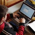 Un colegio expulsa a tres alumnos por insultar a profesores en Internet