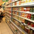 Los supermercados "blindan" los productos de primera necesidad al dispararse los hurtos