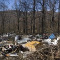 Se vierten basuras al lado del Lago de Sanabria por falta de escombreras