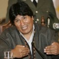Morales entrega a los indígenas la tierra que confiscó a terratenientes extranjeros