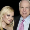 La hija de John McCain manifesta su apoyo al matrimonio homosexual y pide un cambio al Partido Republicano