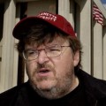 Michael Moore celebra la quiebra de General Motors