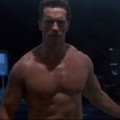 Detenido por correr desnudo y alega que es un Terminator