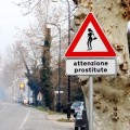 ¡Atención prostituta! (señal de tráfico)