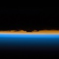 Todas las capas de la atmósfera en una imagen tomada por el Endeavour