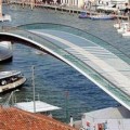 El puente de Calatrava en Venecia se tambalea