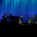 Leonard Cohen se desploma durante un concierto en Valencia