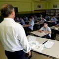 Cada dos días un docente gallego pide ayuda al defensor del profesor
