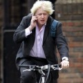 El alcalde de Londres montado en bici salva a una mujer que estaba siendo asaltada [ENG]