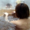 El contaminante ritual del baño diario en Japón