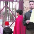 Un padre denuncia la exclusión de sus 3 hijos del festival del colegio por impedir que les grabaran actuando