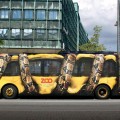 Sorprendente campaña publicitaria del zoo sobre un autobús