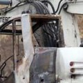 Dos excavadoras, que se utilizaban en las obras del tren de alta velocidad en Euskadi, han sido quemadas