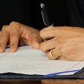 ¿Por qué Obama usó varios bolígrafos para hacer una sóla firma?