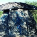 Pintar un dolmen puede costar más de 150 000 euros de multa a tres chicos