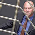 El padre del genoma humano Craig Venter crea por primera vez una célula artificial