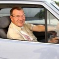 Taxista inglés se jubila tras recibir una propina de 300.000 euros