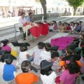 Toreros imparten clases sobre tauromaquia a niños de 4 y 5 años en un colegio de Cáceres