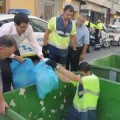 El dinero de los abonos del Granada CF acaba en bolsas de basura en un contenedor de reciclaje