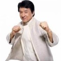 Háganle un monumento a Jackie Chan, por favor