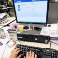 Lucha contra el 'absentismo presencial': Facebook, fuera del trabajo