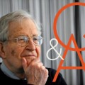 Noam Chomsky: La religión se basa en la idea de que Dios es un imbécil