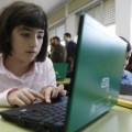 Consejera Educación PP Madrid: ´En Málaga se venden los portátiles de la Escuela 2.0 por 50 euros en los mercadillos´