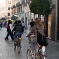 El Tribunal Supremo declara que los ciclistas pueden circular por las aceras y zonas peatonales