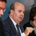 El secretario de Estado de Política Territorial acusa al PP de estar tras las protestas de los controladores