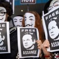 Anonymous amenaza con atacar los sistemas británicos si Assange es extraditado