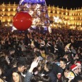 En Europa, los jóvenes protestan; en España, se van de botellón