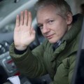 Assange: "El sistema estadounidense se parece al sistema soviético"