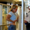 La seguridad 'a mano' de los aeropuertos USA