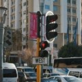 Ladrones destripan los semáforos de Johannesburgo en busca de tarjetas SIM