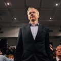 Julian Assange amenaza con revelar 'una avalancha' de documentos secretos