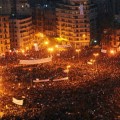 Estallido de indignación popular tras el anuncio de Mubarak de que seguirá en el poder hasta las próximas elecciones