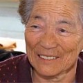 Una mujer de 83 años huyó del tsunami en bicicleta