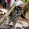 Gadafi anuncia "grandes bombardeos sin piedad" contra Bengasi esta misma noche