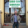 Un empresario valverdeño reclama, plantándose en la puerta del ayuntamiento, 8.400€
