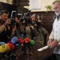 Torrijos rechaza dimitir y mantendrá su candidatura a la alcaldía de Sevilla